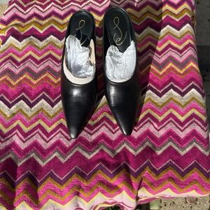 Elegant Sam Edelman Vonn Black Leather Women's Mules